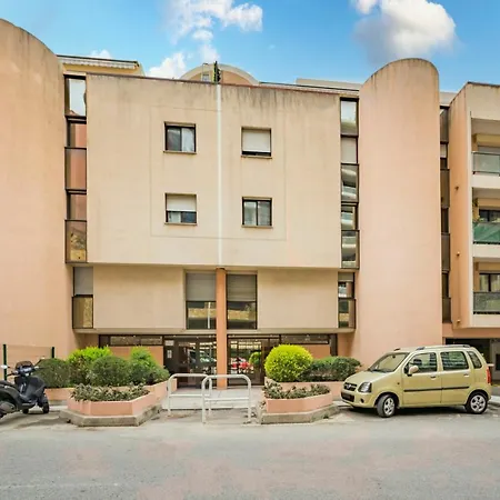 Appartement 5mn Monaco - Vue - Parking - Piscine - Bb *