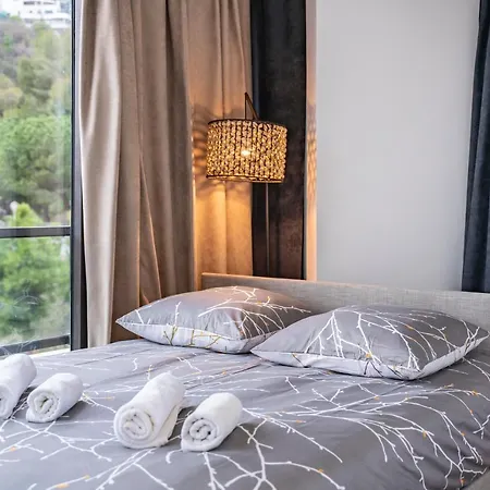Apartmán 5mn Monaco - Vue - Parking - Piscine - Bb *